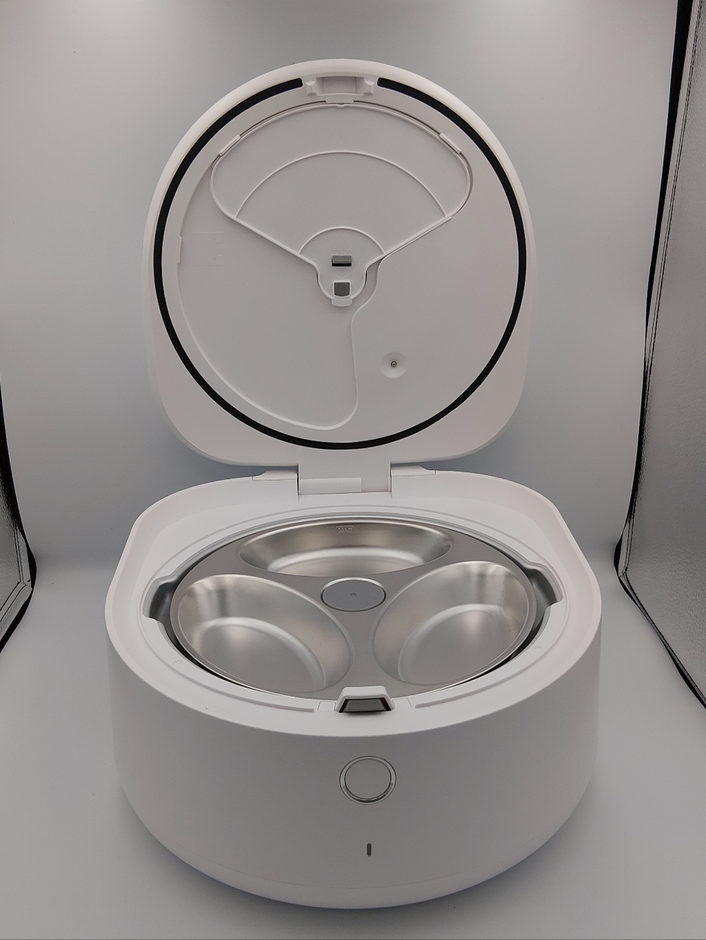 FREE SHIP. Petlibro Polar White With Steel plate